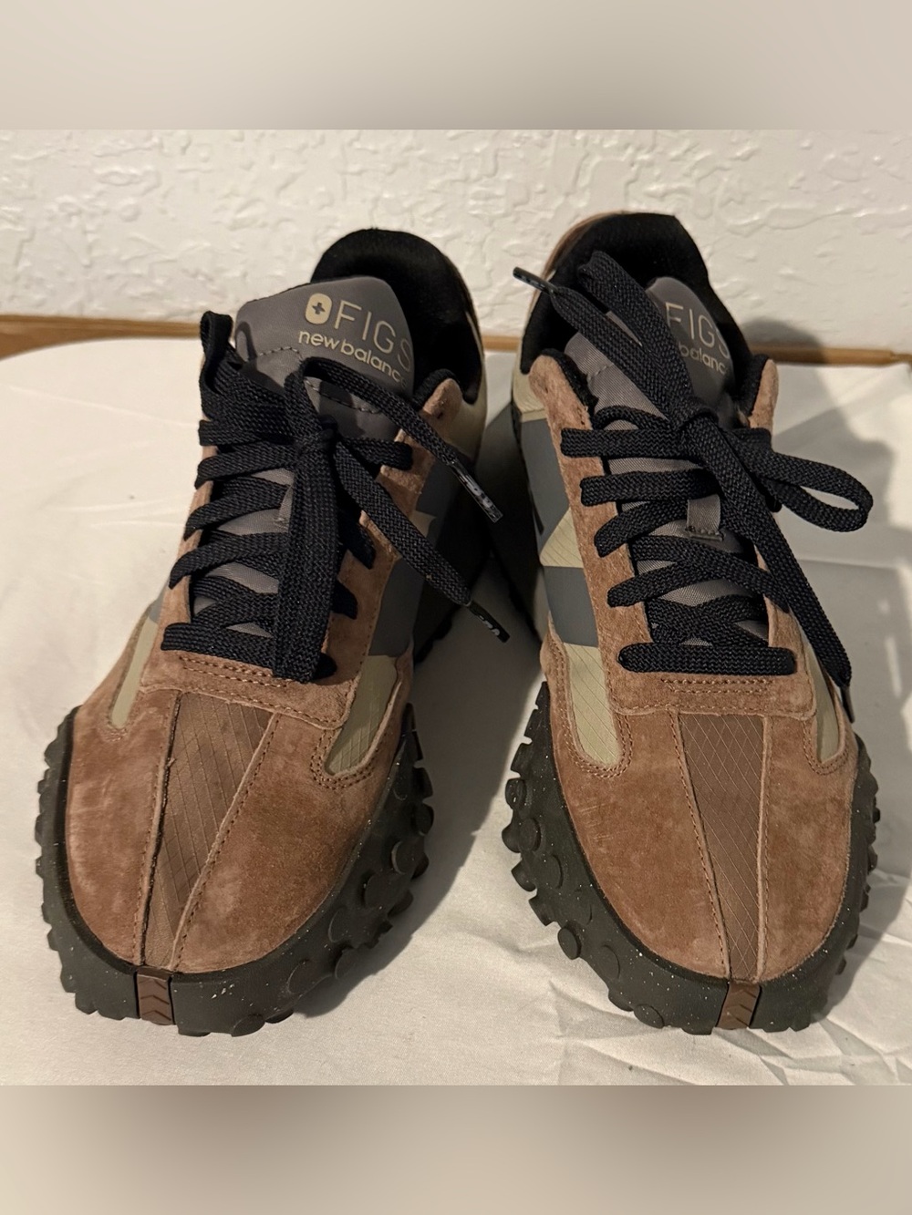 New Balance FIGS Unisex Brown and Black Suede Trail Sneakers  6.5/8 Not Worn